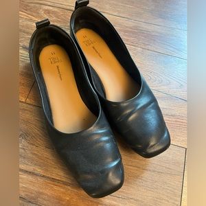 Women’s size 11 time and tru black flats